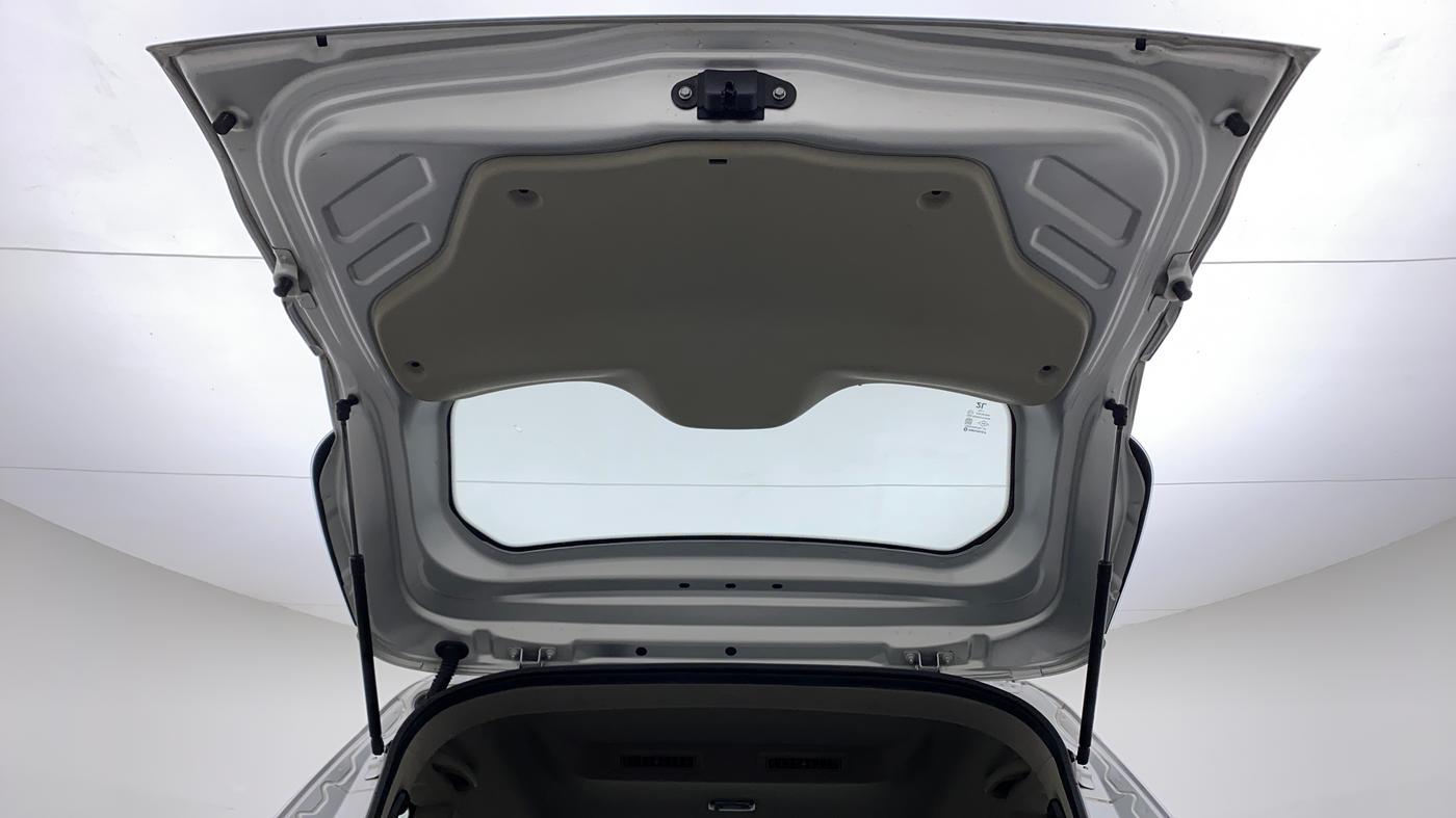 2019 Renault TRIBER RXT, Petrol, Manual, 28,705 km, Boot Door Open