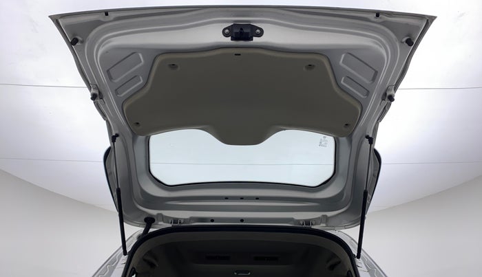 2019 Renault TRIBER RXT, Petrol, Manual, 28,705 km, Boot Door Open