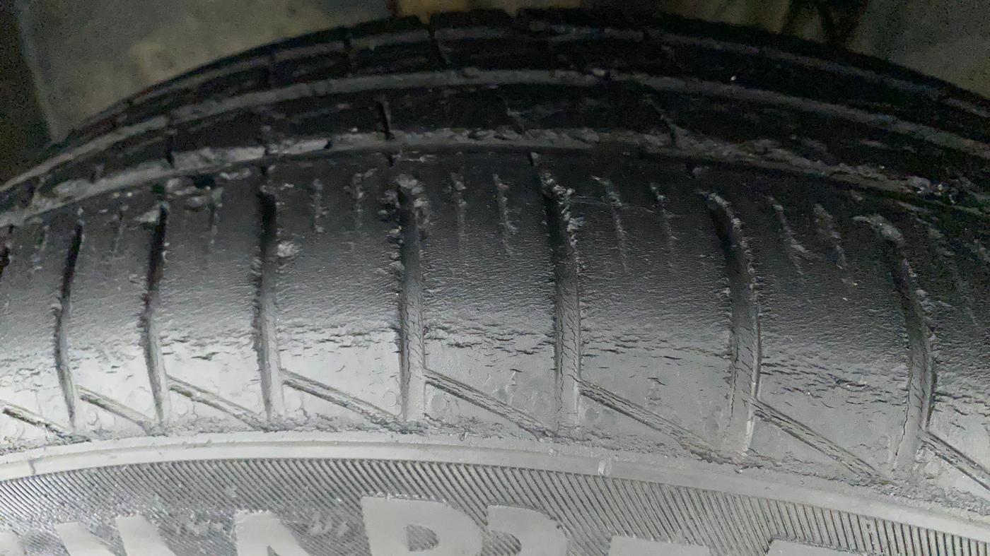 2019 Renault TRIBER RXT, Petrol, Manual, 28,705 km, Left Front Tyre Tread