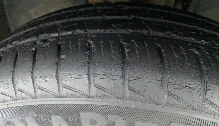2019 Renault TRIBER RXT, Petrol, Manual, 28,705 km, Left Front Tyre Tread