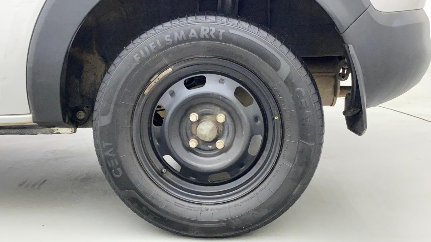 2019 Renault TRIBER RXT, Petrol, Manual, 28,705 km, Left Rear Wheel