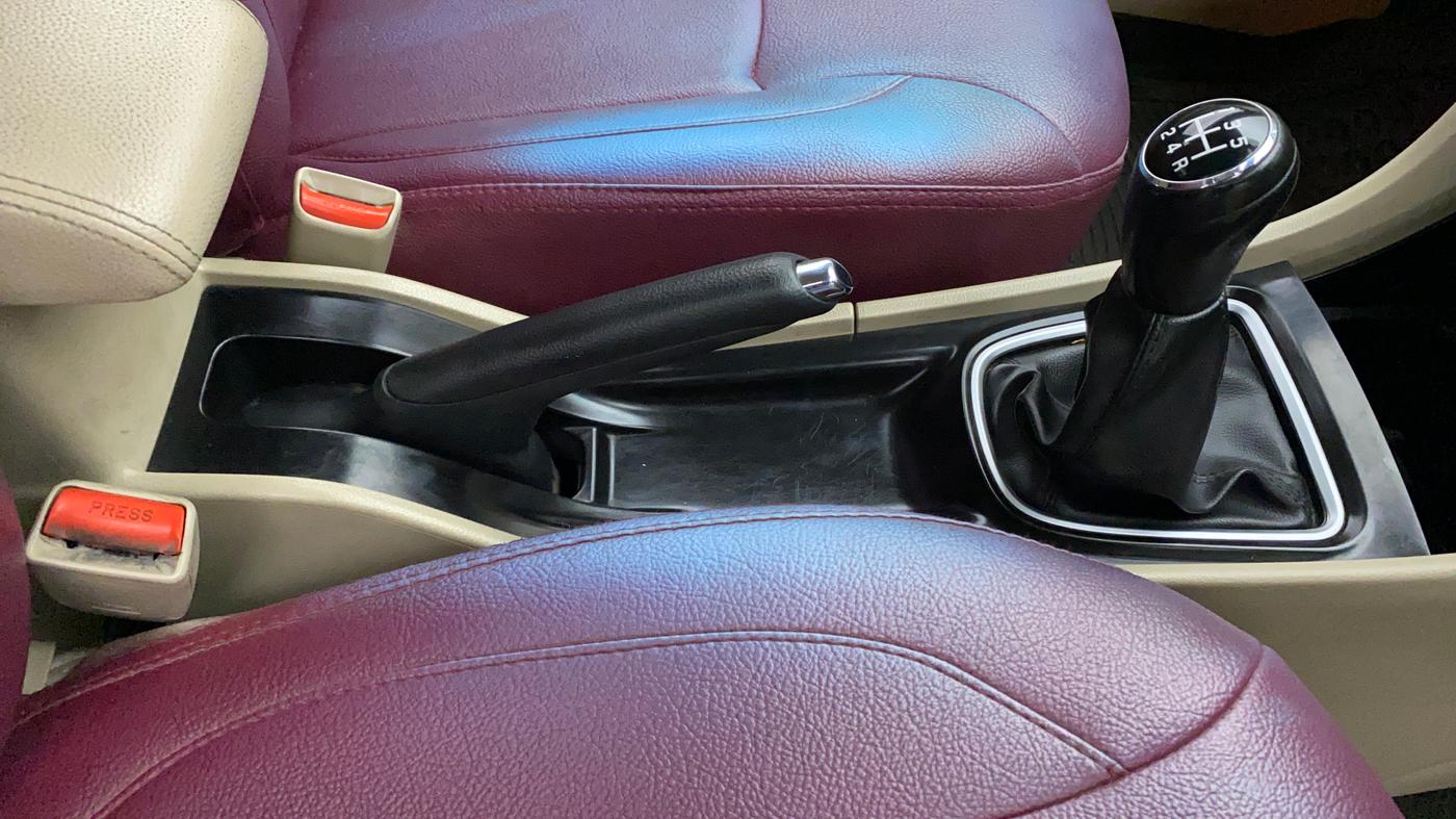 2018 Maruti Ciaz ALPHA 1.5 SHVS PETROL, Petrol, Manual, 44,764 km, Gear Lever