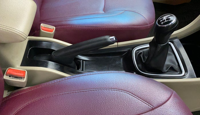 2018 Maruti Ciaz ALPHA 1.5 SHVS PETROL, Petrol, Manual, 44,764 km, Gear Lever