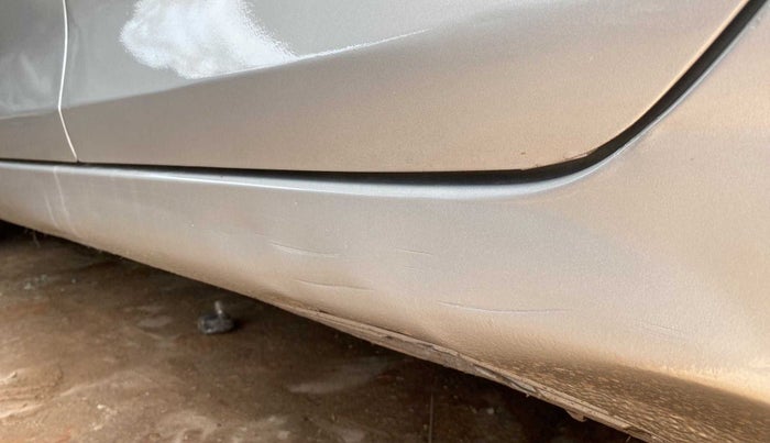 2014 Maruti Swift Dzire VXI, Petrol, Manual, 85,217 km, Left running board - Minor scratches