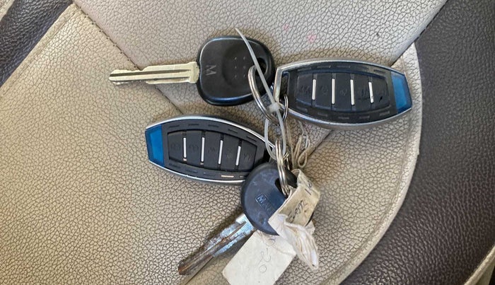 2014 Hyundai Eon ERA +, Petrol, Manual, 36,979 km, Lock system - Dork lock functional only from remote key