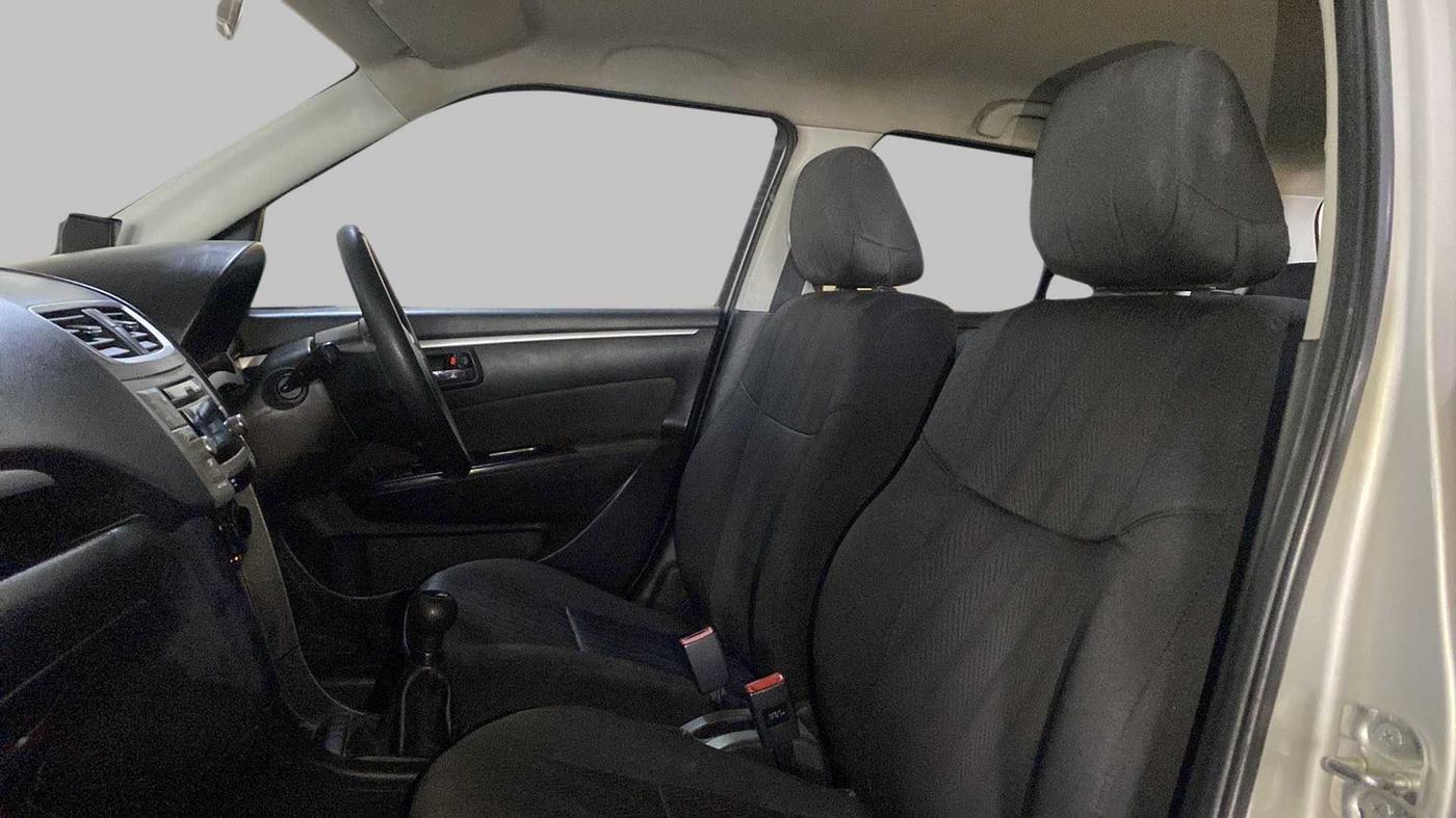 2013 Maruti Swift VXI, Petrol, Manual, 60,011 km, Right Side Front Door Cabin