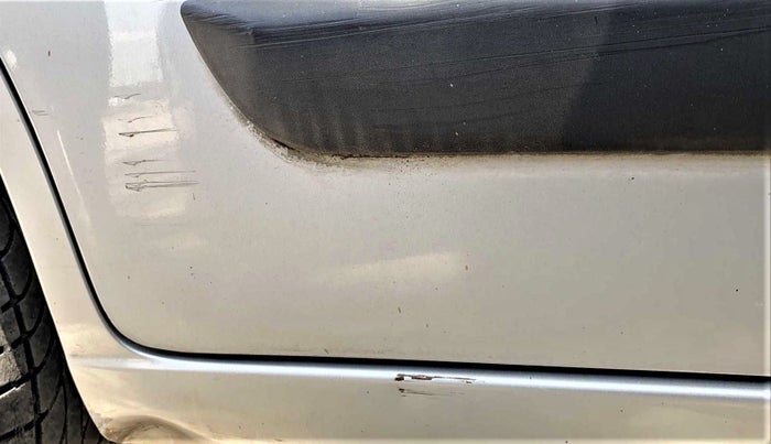 2011 Maruti Wagon R 1.0 LXI, Petrol, Manual, 1,10,053 km, Right running board - Minor scratches