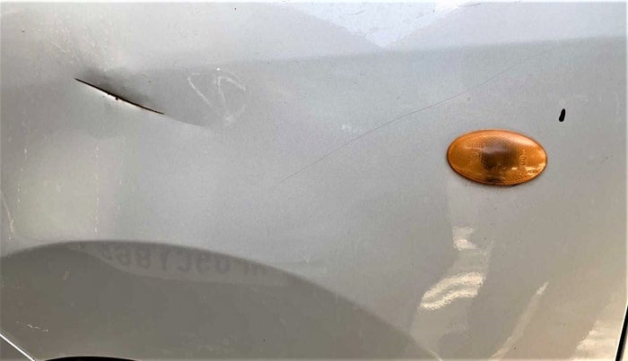 2011 Maruti Wagon R 1.0 LXI, Petrol, Manual, 1,10,053 km, Left fender - Slightly dented