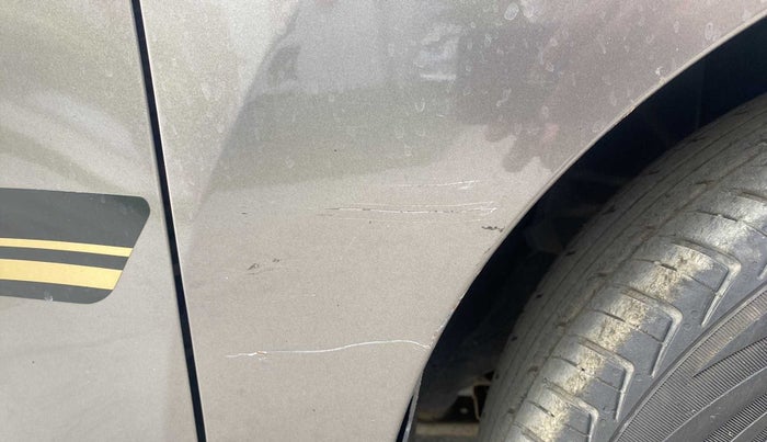 2017 Datsun Redi Go GOLD LIMITED EDITION, Petrol, Manual, 77,013 km, Right fender - Minor scratches