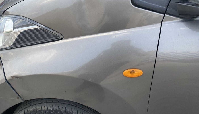 2017 Datsun Redi Go GOLD LIMITED EDITION, Petrol, Manual, 77,013 km, Left fender - Slightly dented