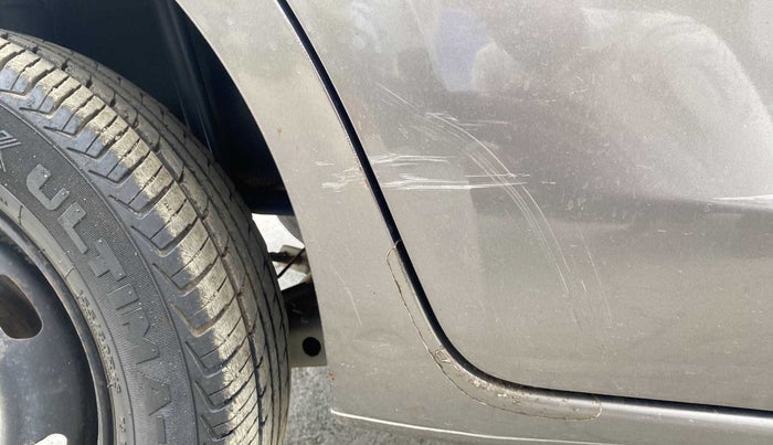 2017 Datsun Redi Go GOLD LIMITED EDITION, Petrol, Manual, 77,013 km, Right quarter panel - Slightly dented