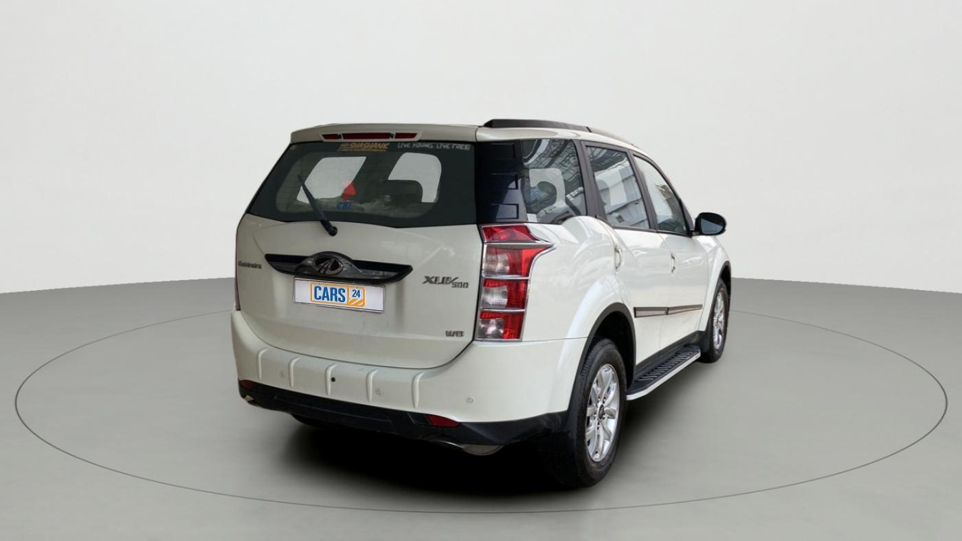 2017 Mahindra XUV500 W8, Diesel, Manual, 22,083 km, Right Back Diagonal