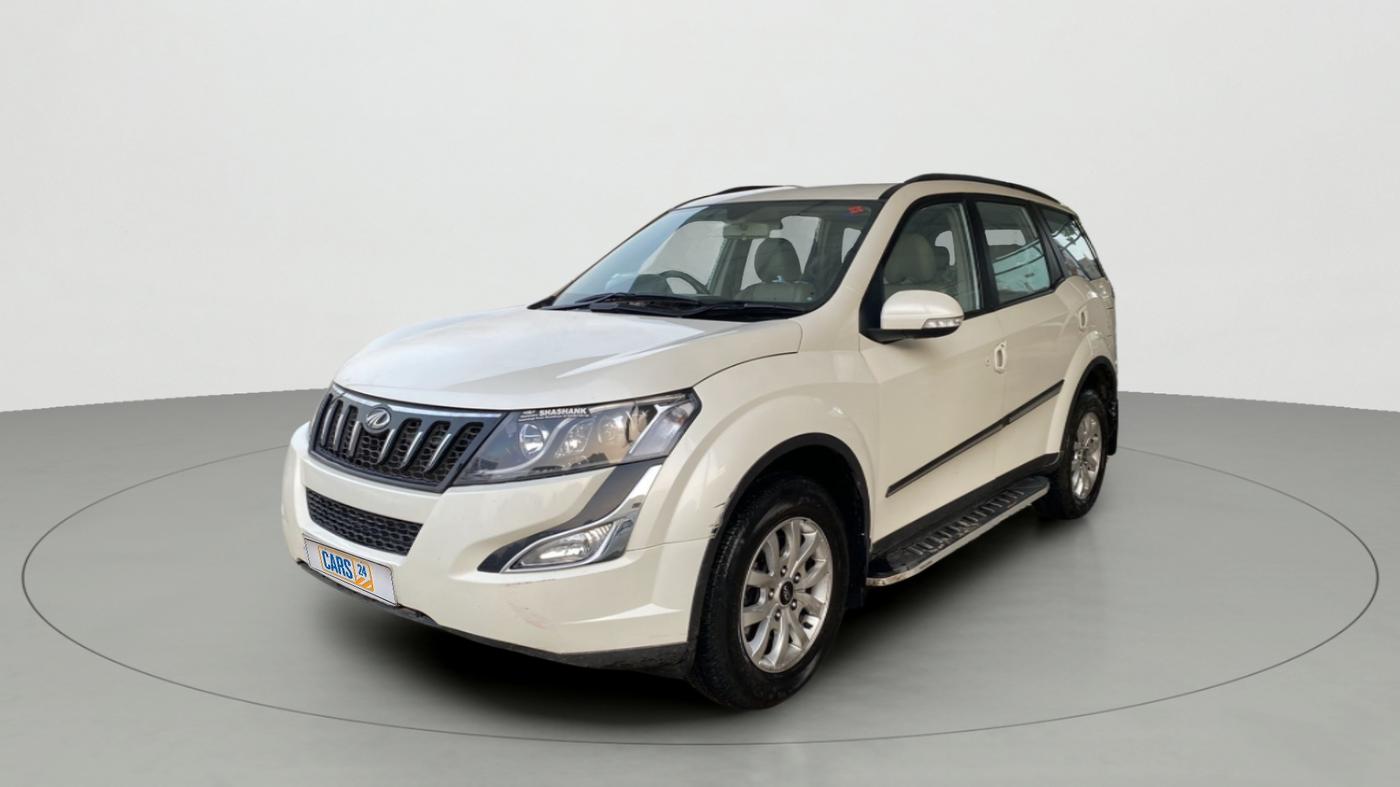 2017 Mahindra XUV500 W8, Diesel, Manual, 22,083 km, Left Front Diagonal