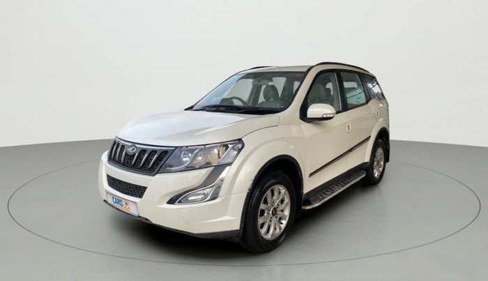 2017 Mahindra XUV500 W8, Diesel, Manual, 22,083 km, Left Front Diagonal