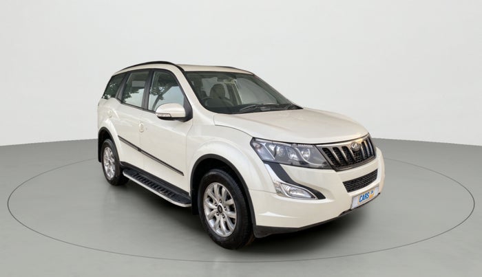 2017 Mahindra XUV500 W8, Diesel, Manual, 22,083 km, Right Front Diagonal