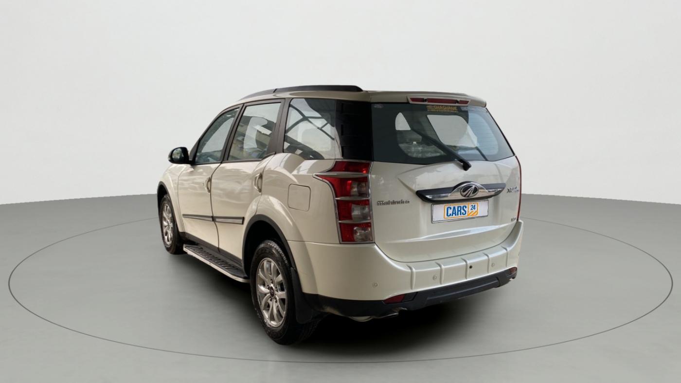 2017 Mahindra XUV500 W8, Diesel, Manual, 22,083 km, Left Back Diagonal