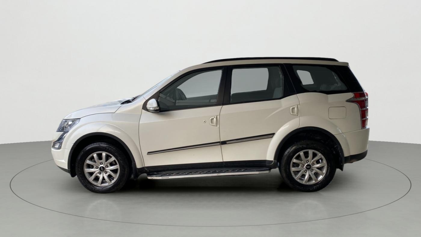 2017 Mahindra XUV500 W8, Diesel, Manual, 22,083 km, Left Side