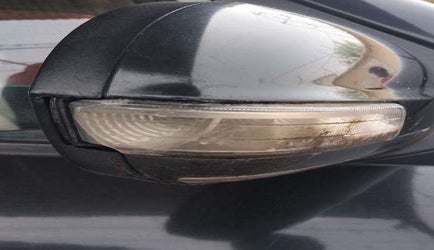 2016 Mahindra XUV500 W6 AT 1.99, Diesel, Automatic, 1,86,022 km, Right rear-view mirror - Minor scratches