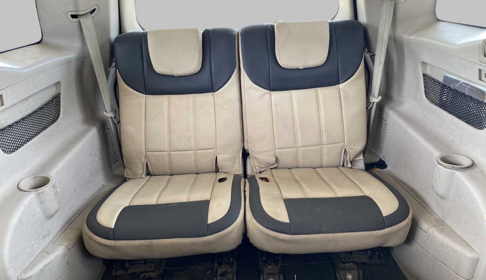 2016 Mahindra XUV500 W6 AT 1.99, Diesel, Automatic, 1,86,022 km, Third Seat Row ( optional )