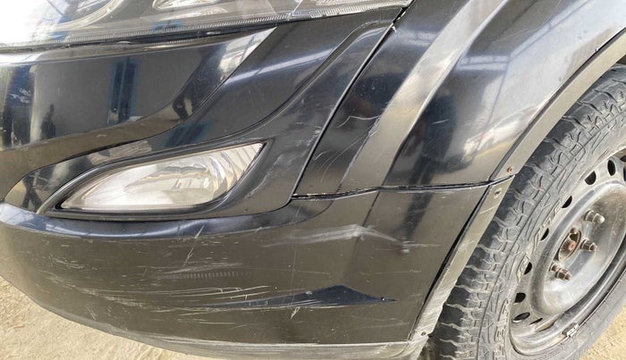 2016 Mahindra XUV500 W6 AT 1.99, Diesel, Automatic, 1,86,022 km, Front bumper - Minor scratches