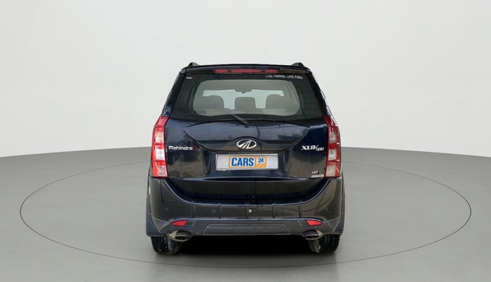 2016 Mahindra XUV500 W6 AT 1.99, Diesel, Automatic, 1,86,022 km, Back/Rear