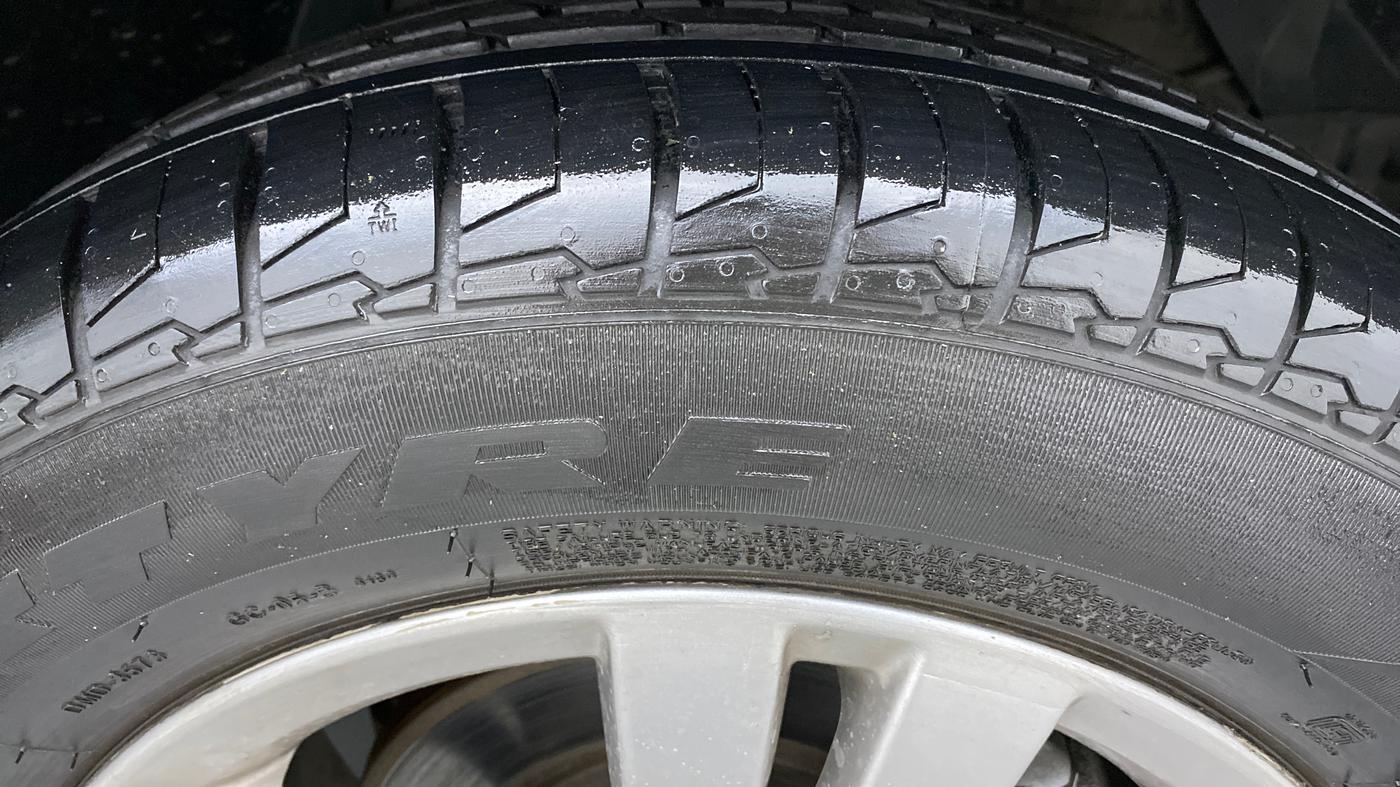 2016 Maruti Vitara Brezza ZDI PLUS DUAL TONE, Diesel, Manual, 95,295 km, Right Front Tyre Tread