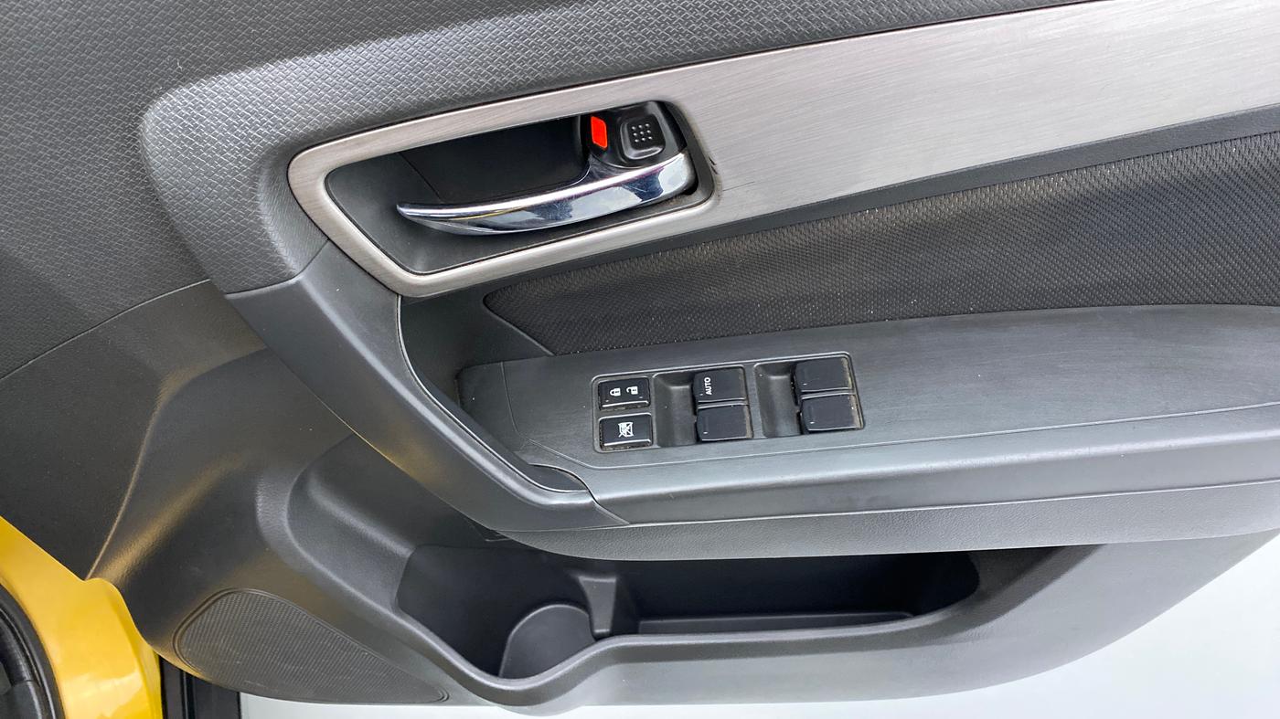 2016 Maruti Vitara Brezza ZDI PLUS DUAL TONE, Diesel, Manual, 95,295 km, Driver Side Door Panels Control
