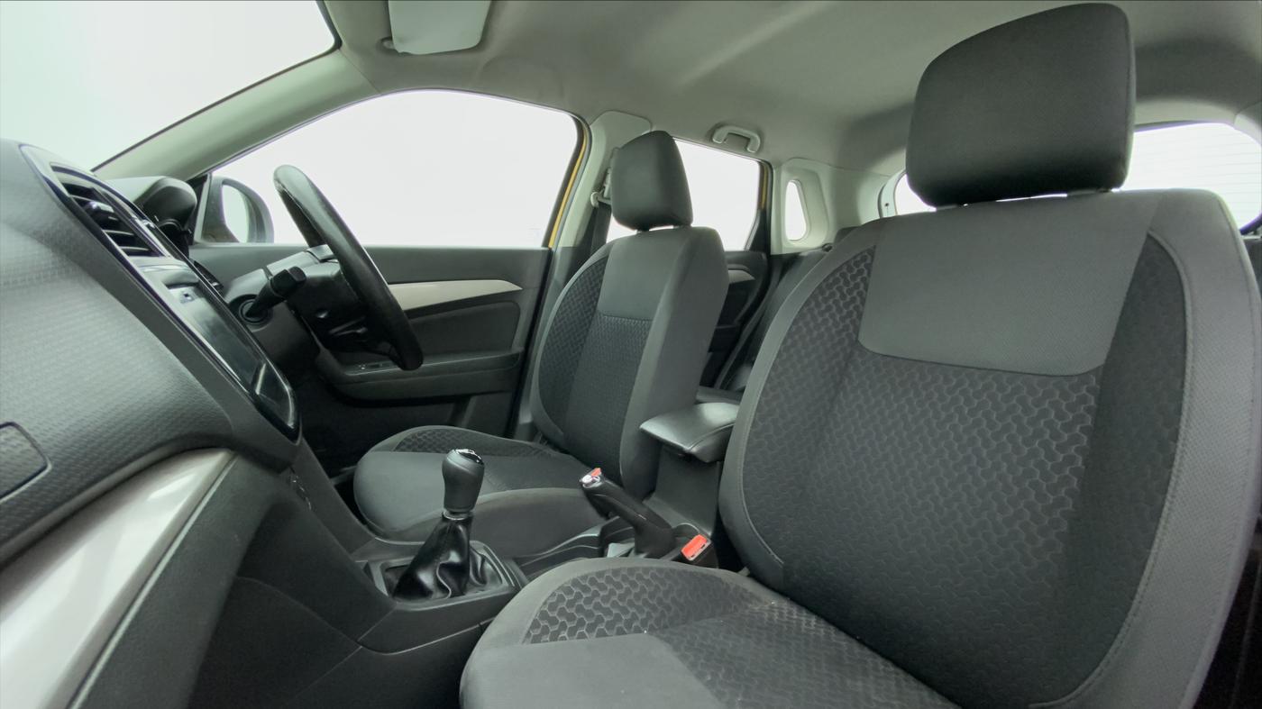 2016 Maruti Vitara Brezza ZDI PLUS DUAL TONE, Diesel, Manual, 95,295 km, Right Side Front Door Cabin