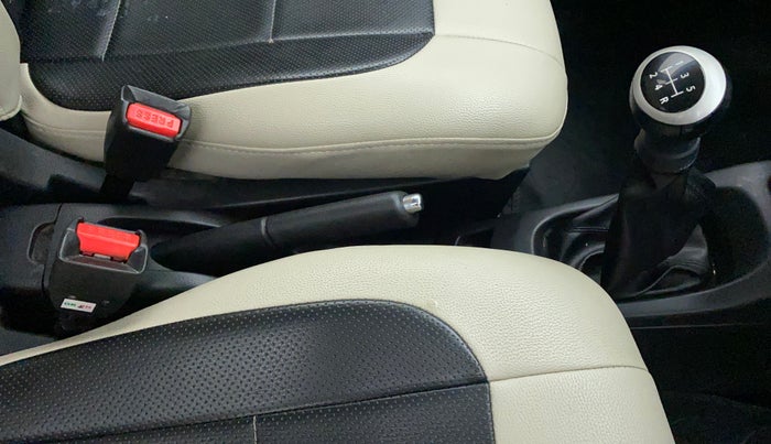 2017 Maruti Wagon R 1.0 VXI, Petrol, Manual, 55,676 km, Gear Lever