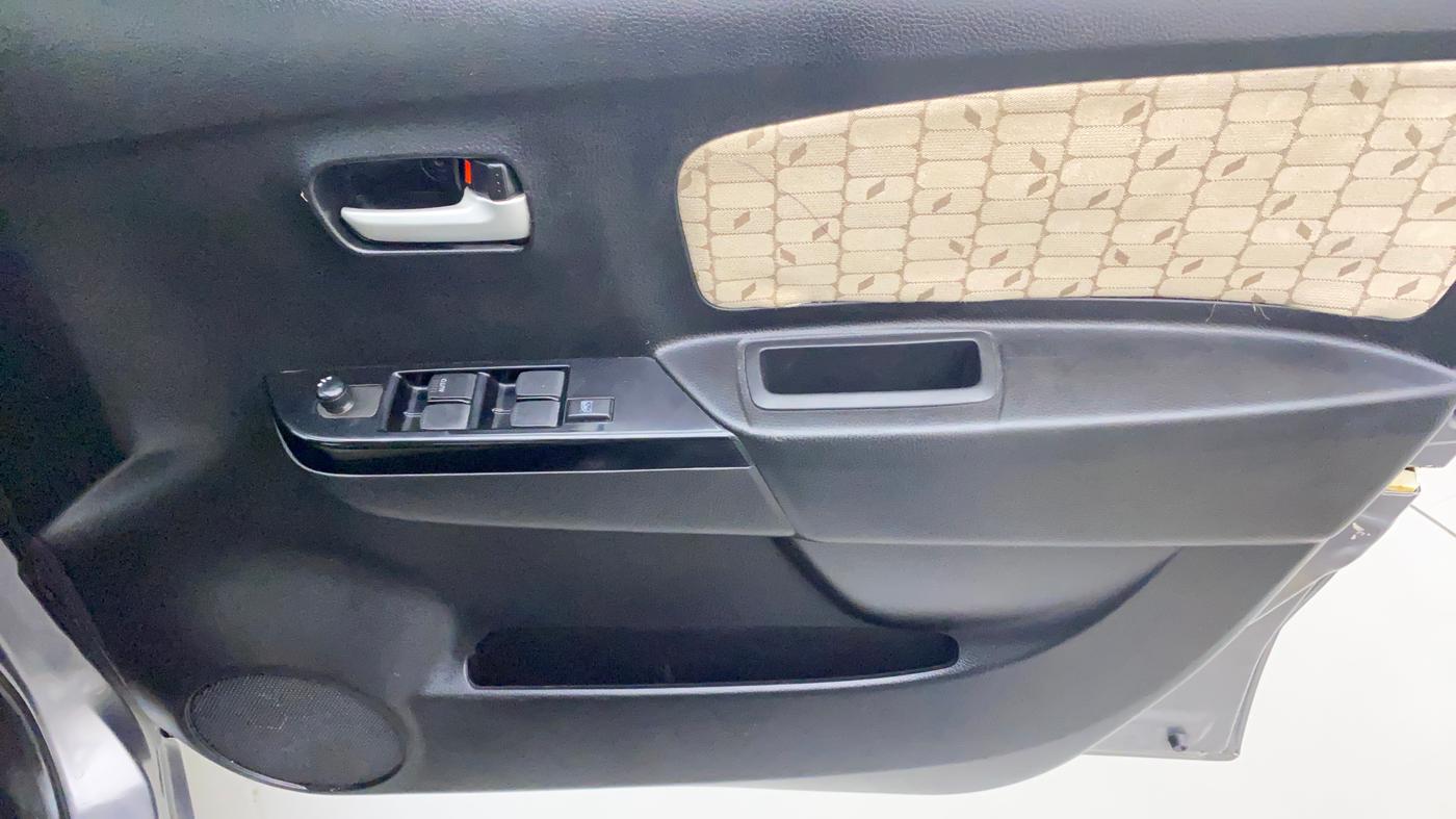 2017 Maruti Wagon R 1.0 VXI, Petrol, Manual, 55,676 km, Driver Side Door Panels Control