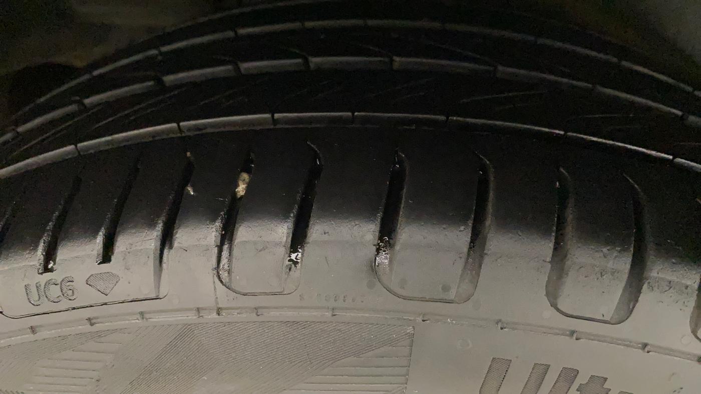 2017 Maruti Ciaz ZDI+ SHVS, Diesel, Manual, 86,159 km, Right Rear Tyre Tread