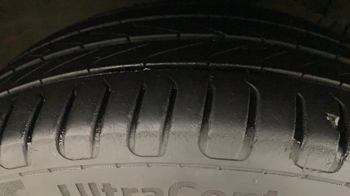2017 Maruti Ciaz ZDI+ SHVS, Diesel, Manual, 86,159 km, Right Front Tyre Tread