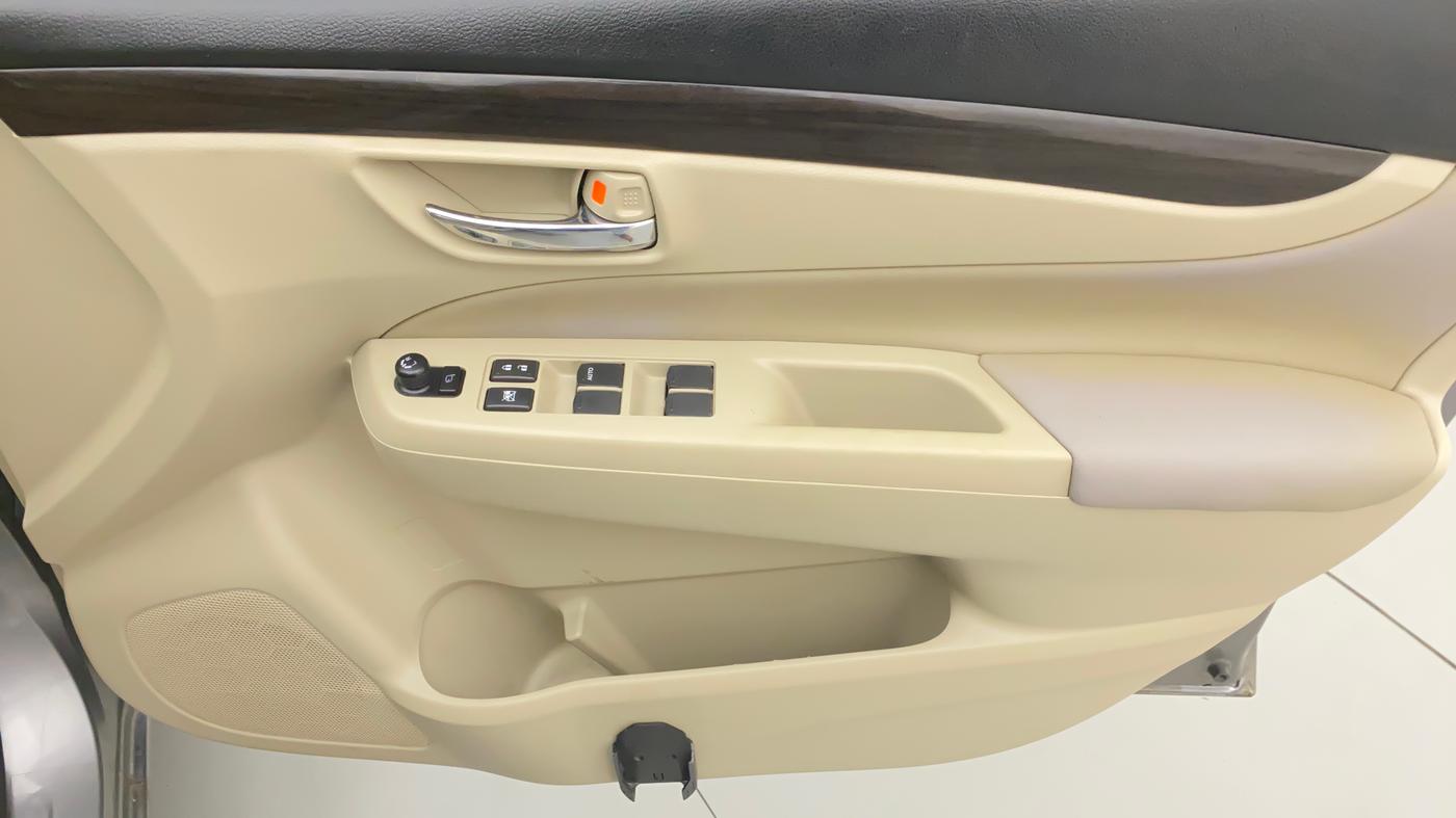 2017 Maruti Ciaz ZDI+ SHVS, Diesel, Manual, 86,159 km, Driver Side Door Panels Control