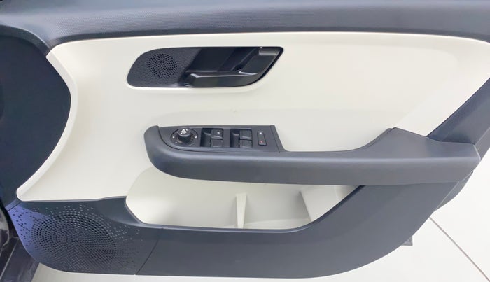 2021 Tata ALTROZ XT I-TURBO PETROL, Petrol, Manual, 3,895 km, Driver Side Door Panels Control