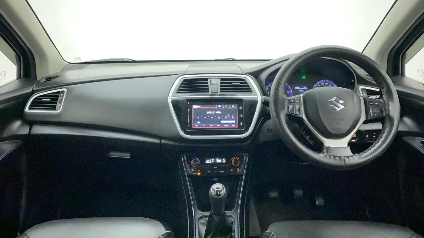 2017 Maruti S Cross ALPHA 1.3, Diesel, Manual, 51,602 km, Dashboard