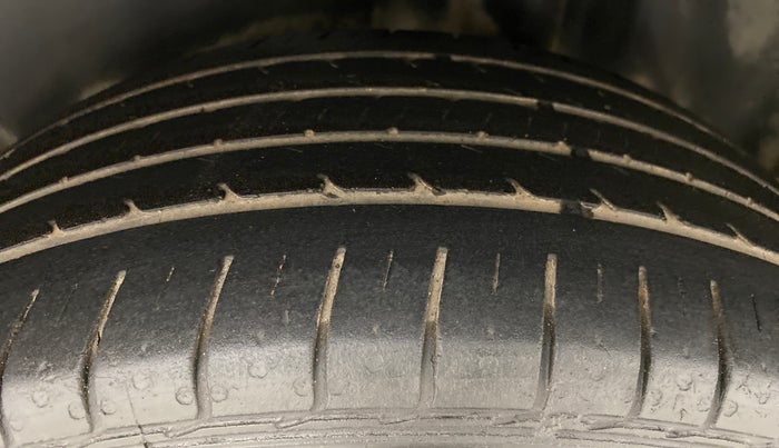 2019 Volkswagen Polo HIGH LINE PLUS 1.0, Petrol, Manual, 47,613 km, Left Rear Tyre Tread