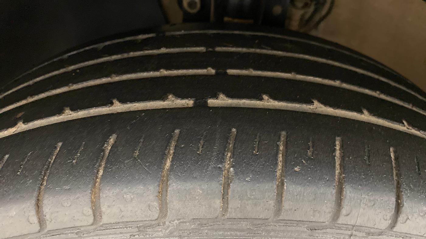 2019 Volkswagen Polo HIGH LINE PLUS 1.0, Petrol, Manual, 47,613 km, Left Front Tyre Tread