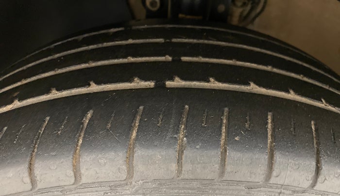 2019 Volkswagen Polo HIGH LINE PLUS 1.0, Petrol, Manual, 47,613 km, Left Front Tyre Tread