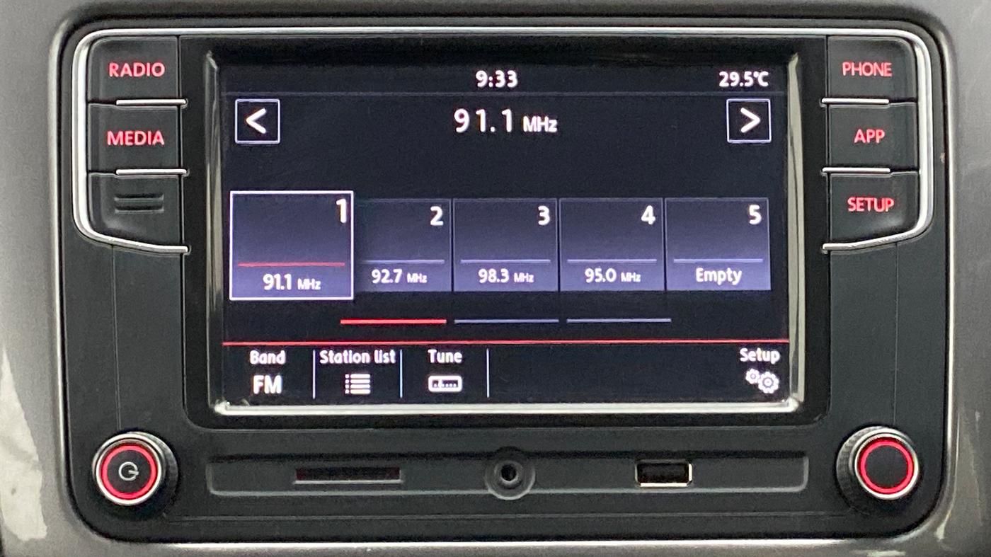 2019 Volkswagen Polo HIGH LINE PLUS 1.0, Petrol, Manual, 47,613 km, Infotainment System