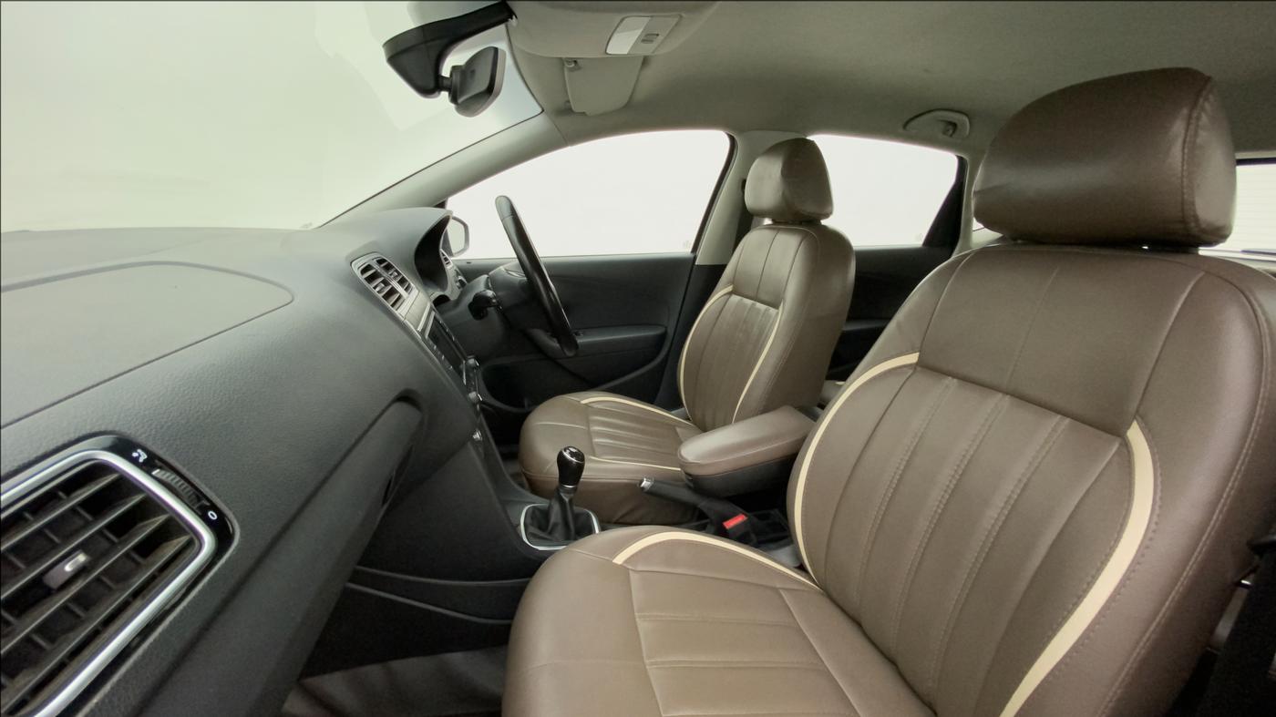 2019 Volkswagen Polo HIGH LINE PLUS 1.0, Petrol, Manual, 47,613 km, Right Side Front Door Cabin
