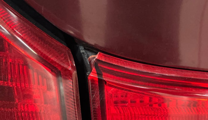 2016 Maruti Ciaz VXI, Petrol, Manual, 64,162 km, Left tail light - Minor damage