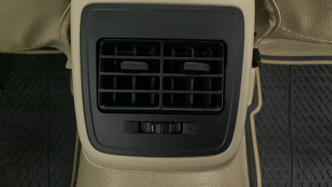 2017 Maruti Dzire VXI AMT, Petrol, Automatic, 25,499 km, Rear AC Vents
