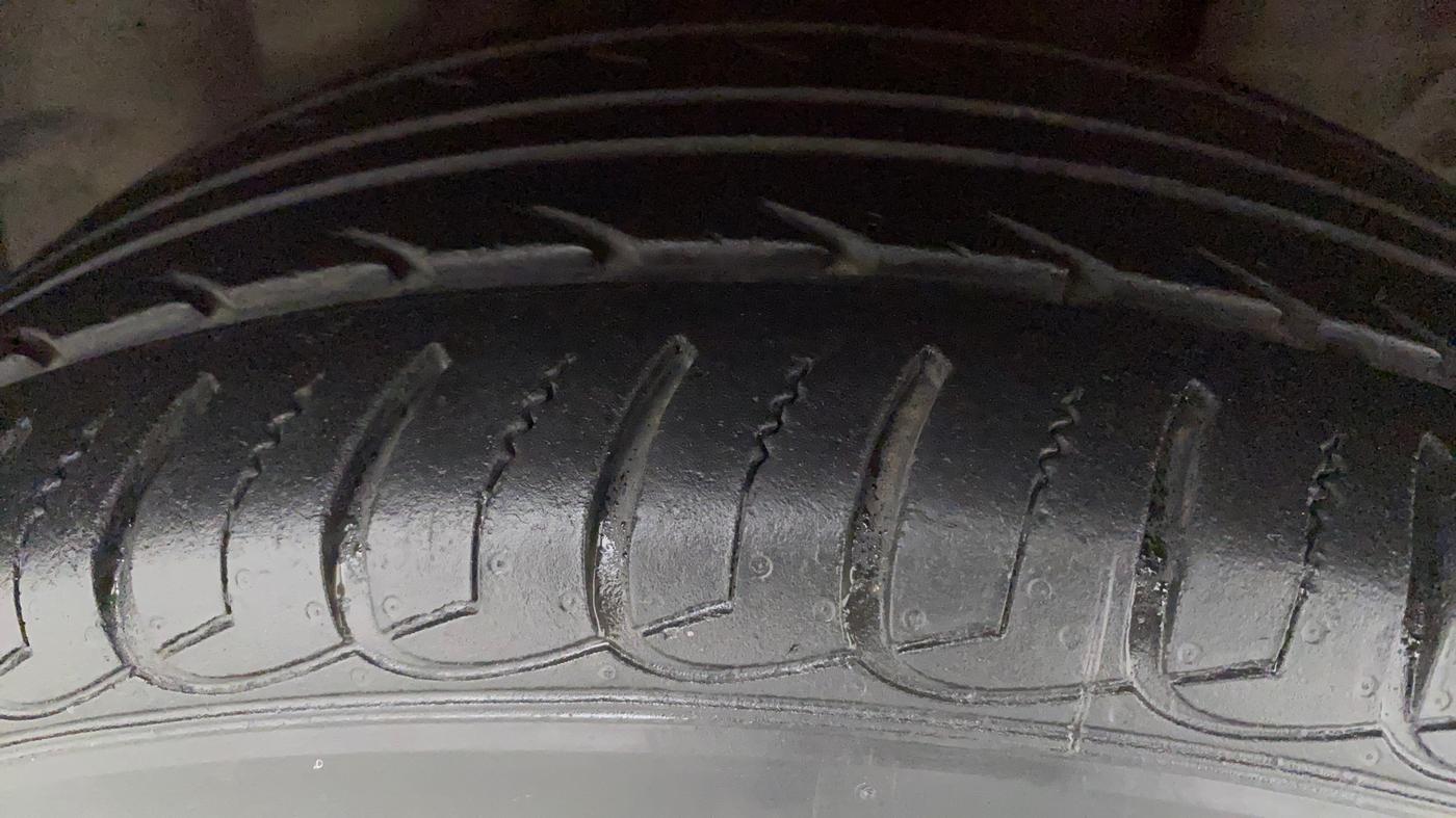 2019 Ford Ecosport TITANIUM 1.5L DIESEL, Diesel, Manual, 16,724 km, Right Front Tyre Tread