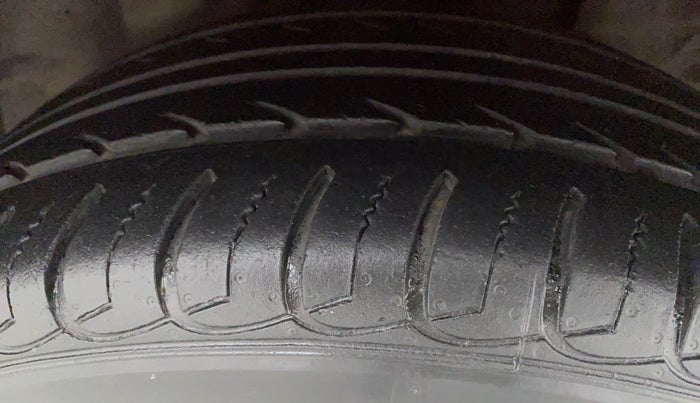2019 Ford Ecosport TITANIUM 1.5L DIESEL, Diesel, Manual, 16,724 km, Right Front Tyre Tread