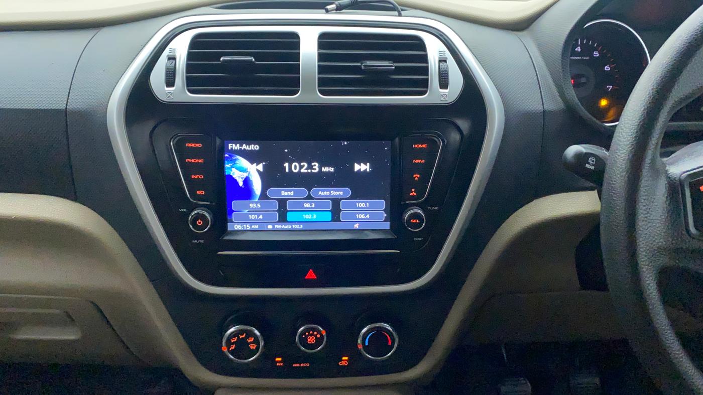 2018 Mahindra TUV300 T10, Diesel, Manual, 54,044 km, Air Conditioner
