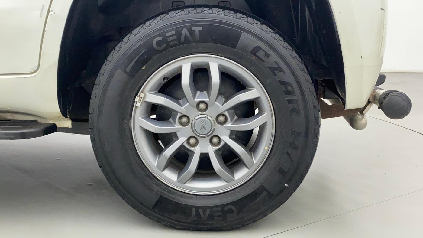 2018 Mahindra TUV300 T10, Diesel, Manual, 54,044 km, Left Rear Wheel