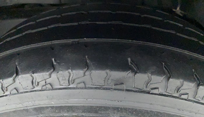 2018 Mahindra TUV300 T10, Diesel, Manual, 54,044 km, Left Rear Tyre Tread
