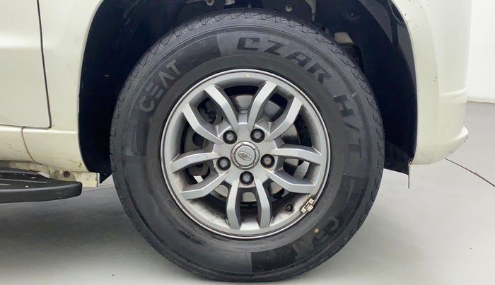 2018 Mahindra TUV300 T10, Diesel, Manual, 54,044 km, Right Front Wheel