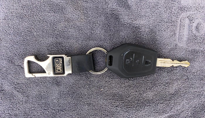 2018 Mahindra TUV300 T10, Diesel, Manual, 54,044 km, Key Close Up
