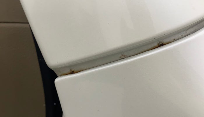 2018 Mahindra TUV300 T10, Diesel, Manual, 54,044 km, Right A pillar - Slightly rusted
